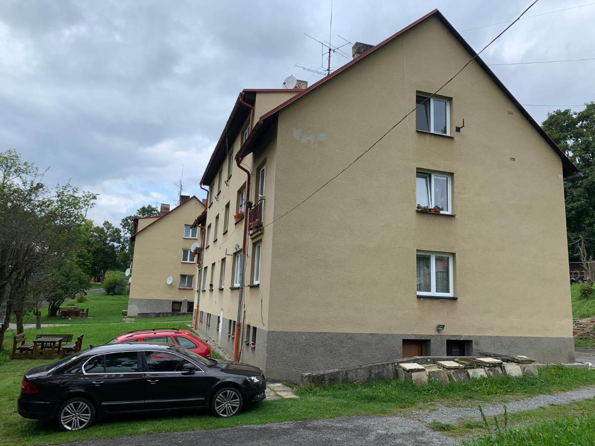 Cely Byt Zelnava Appartement Buitenkant foto