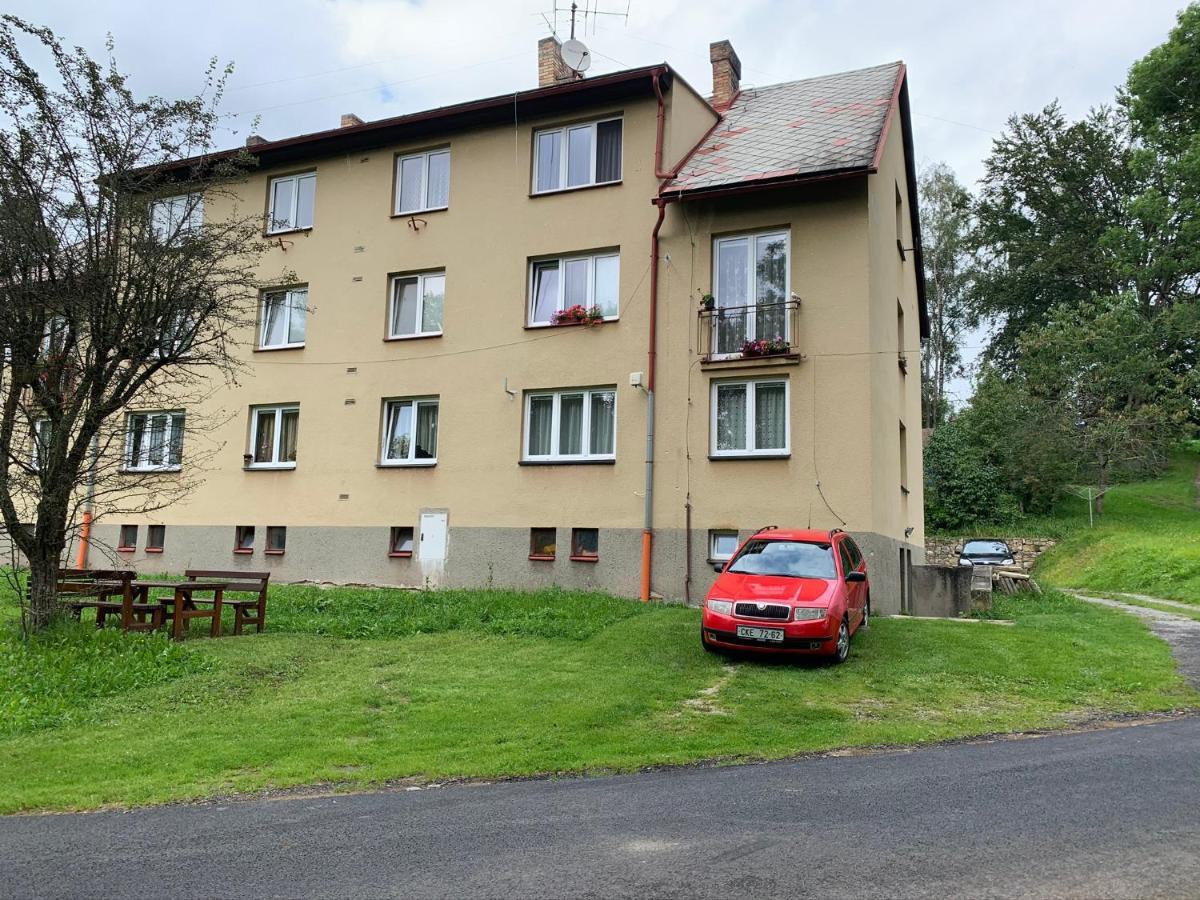 Cely Byt Zelnava Appartement Buitenkant foto